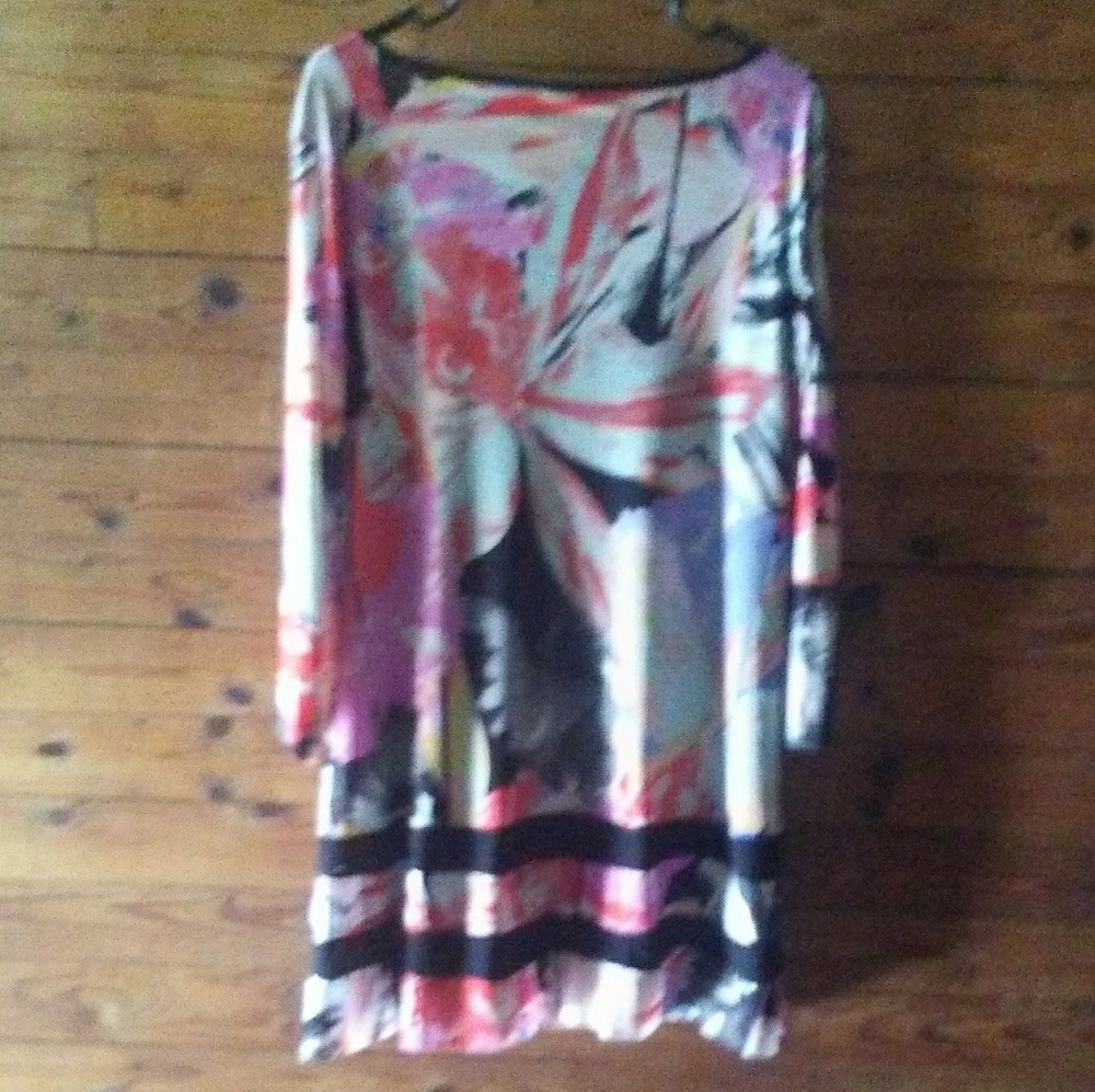 Dress - Picture 3 of 3